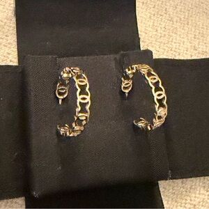 Chanel Interlocking CC hoop earrings in gold